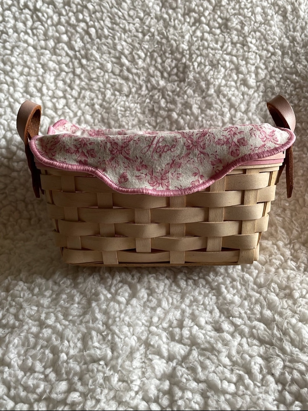 Longaberger 2005
American Cancer
Society Horizon of Hope Woven White
Basket